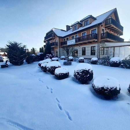 Hotel Sloneczny Brzeg Biskupiec  Esterno foto