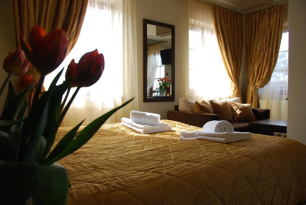 Hotel Sloneczny Brzeg Biskupiec  Esterno foto