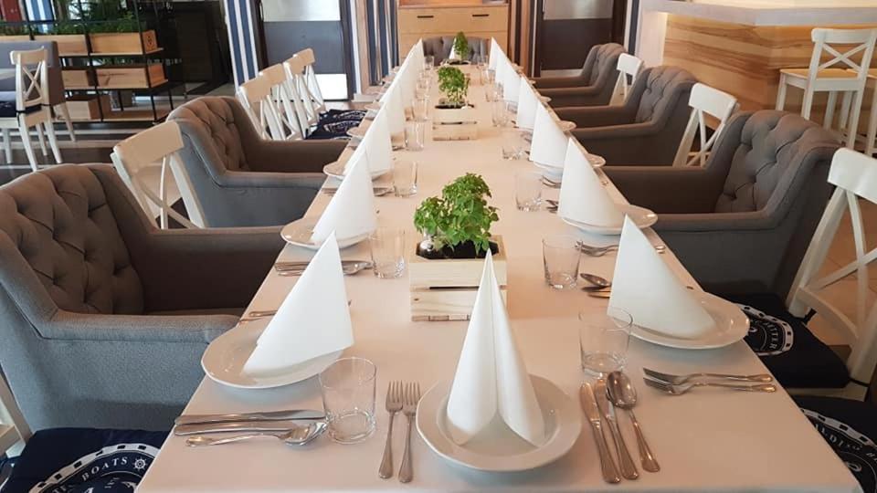 Hotel Sloneczny Brzeg Biskupiec  Esterno foto