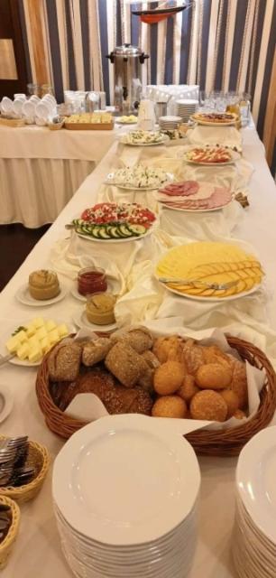 Hotel Sloneczny Brzeg Biskupiec  Esterno foto